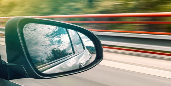 Damaged Side Mirror? Replace it Right Away!
