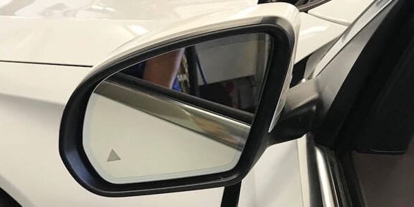 Understanding the Importance of Repairing or Replacing Your Car’s Side Mirror